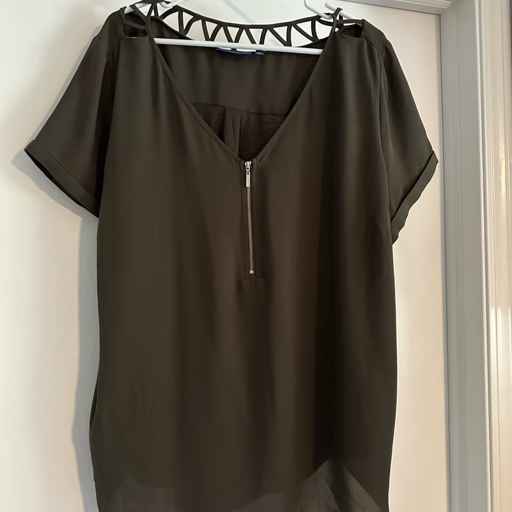 BRAND NEW Apt. 9 Green Blouse